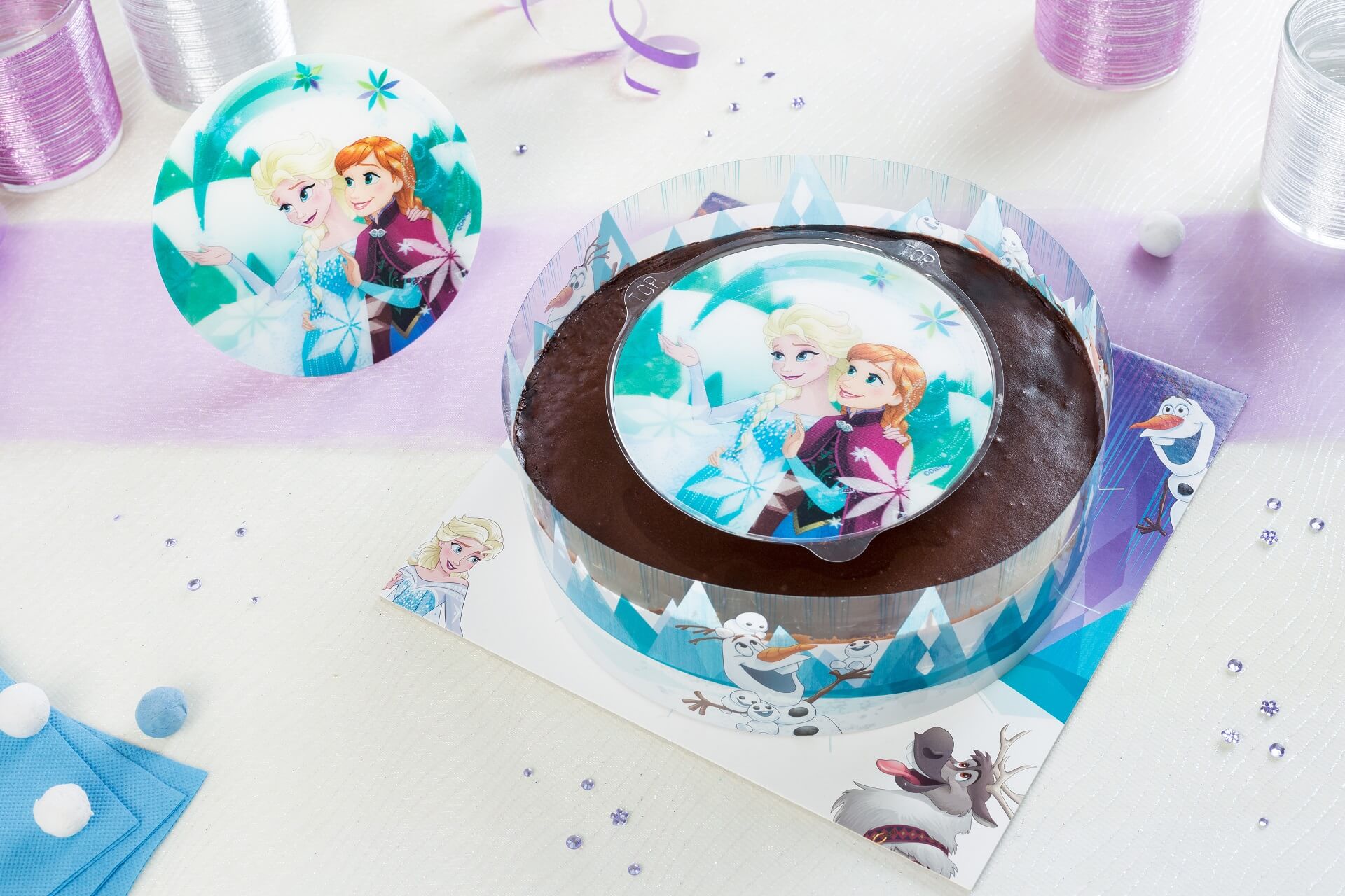 Gateau D Anniversaire Reine Des Neiges Gateau Reine Des Neiges En Pate A Sucre Super Gateaux