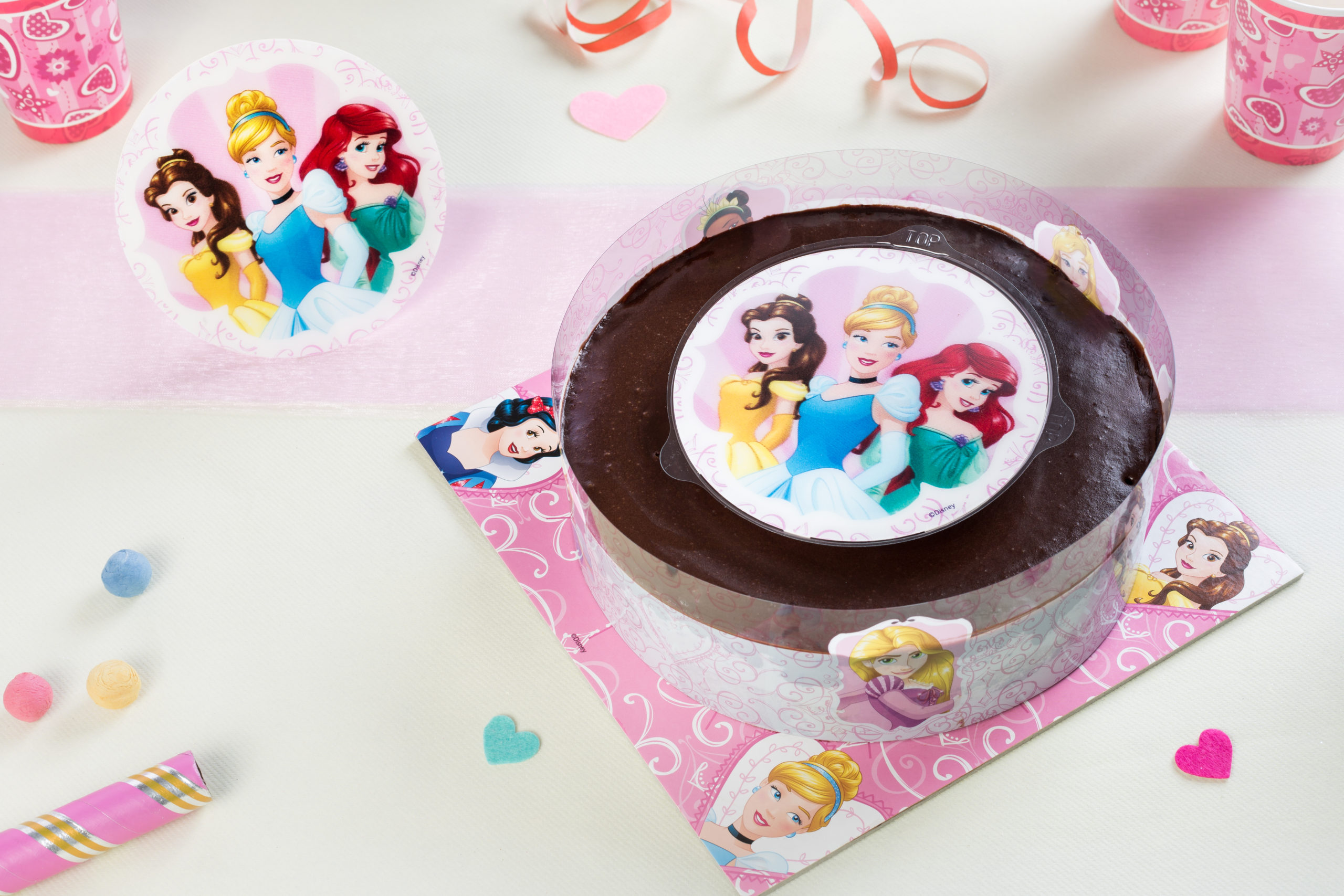 Gâteau princesses Disney, gâteau en pâte à sucre princesses Disney