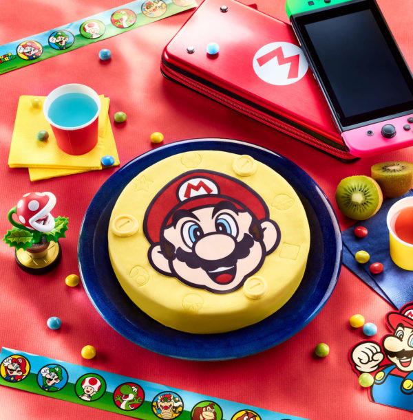 [Visuel du gâteau Mario dans un décor de goûter pour enfants]