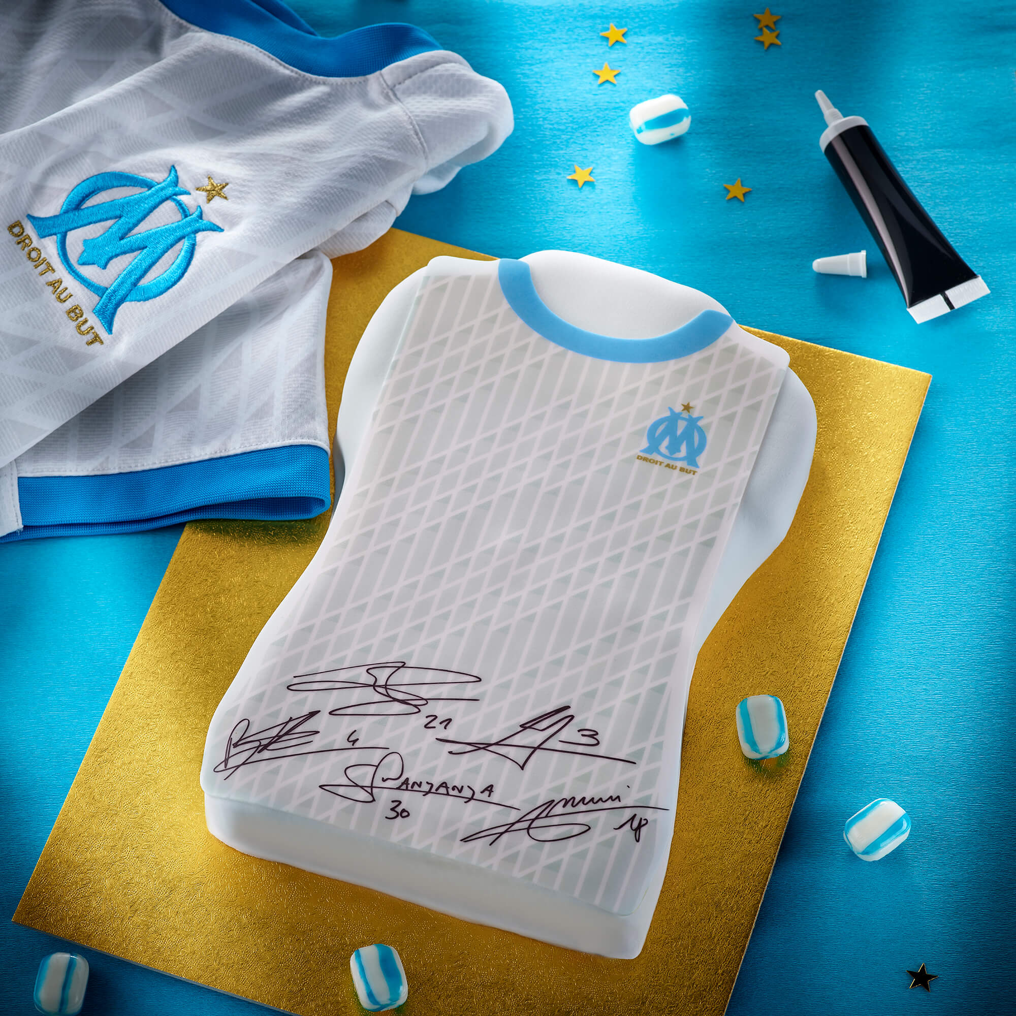 Gateau D Anniversaire Om Gateau Maillot De Foot Om Gateau Om En Pate A Sucre Supergateaux